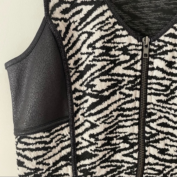 Jessica Simpson Fit and Flare Zebra Party Dress - Picture 4 of 11